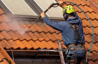 Démoussage et hydrofuge de toiture à Cheissoux